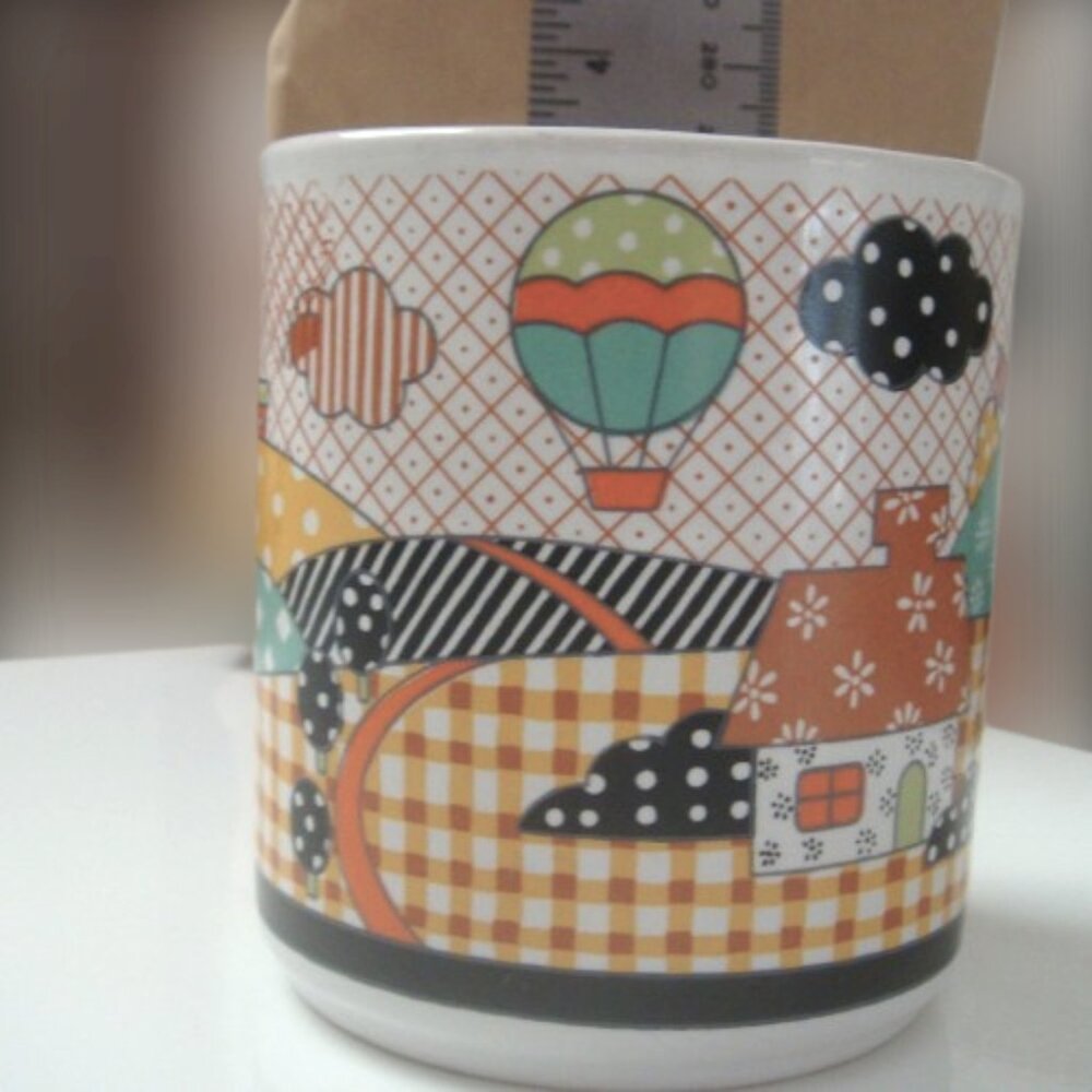 Cheery Patchwork Pattern Country Landscape Mug - Picture 10 of 10